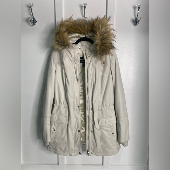 Danier Ivory coloured winter Jacket. - Picture 3 of 10